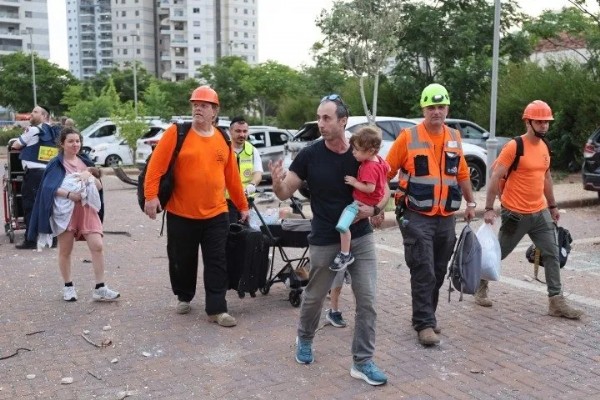 Siyonist İsrail'den insanlık dışı uygulama! Yahudi olmayana sığınakta yer yok